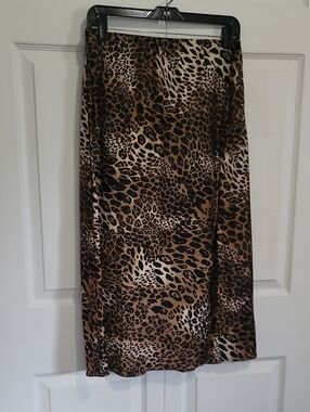 Francesca's Collections Leopard-Print Midi Skirt in Brown and Black